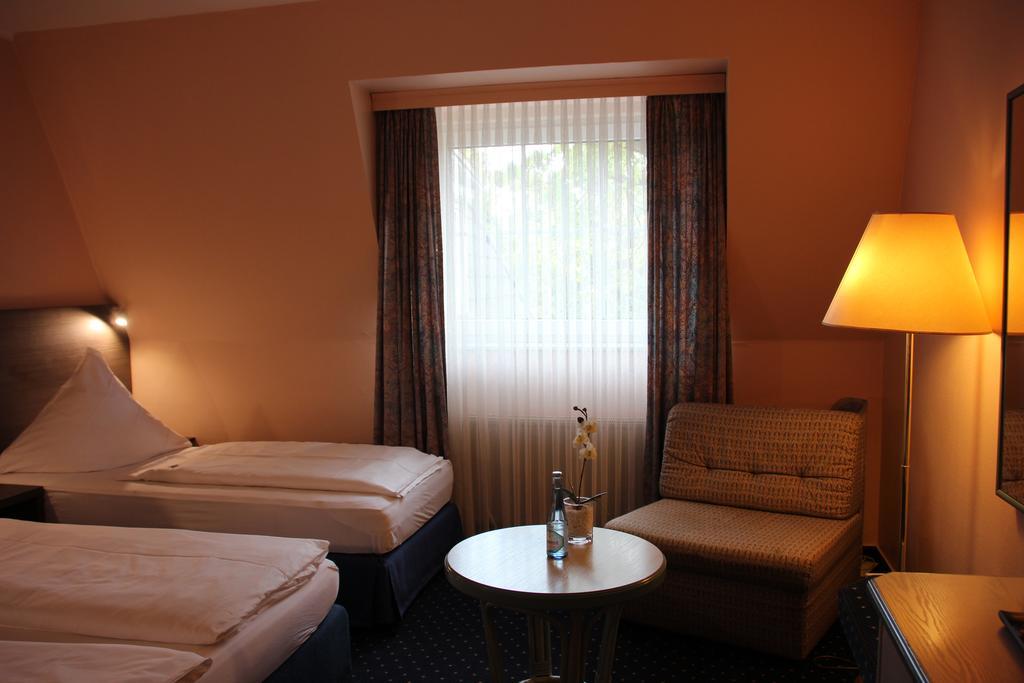 Hotel Nordic Norderstedt Buitenkant foto