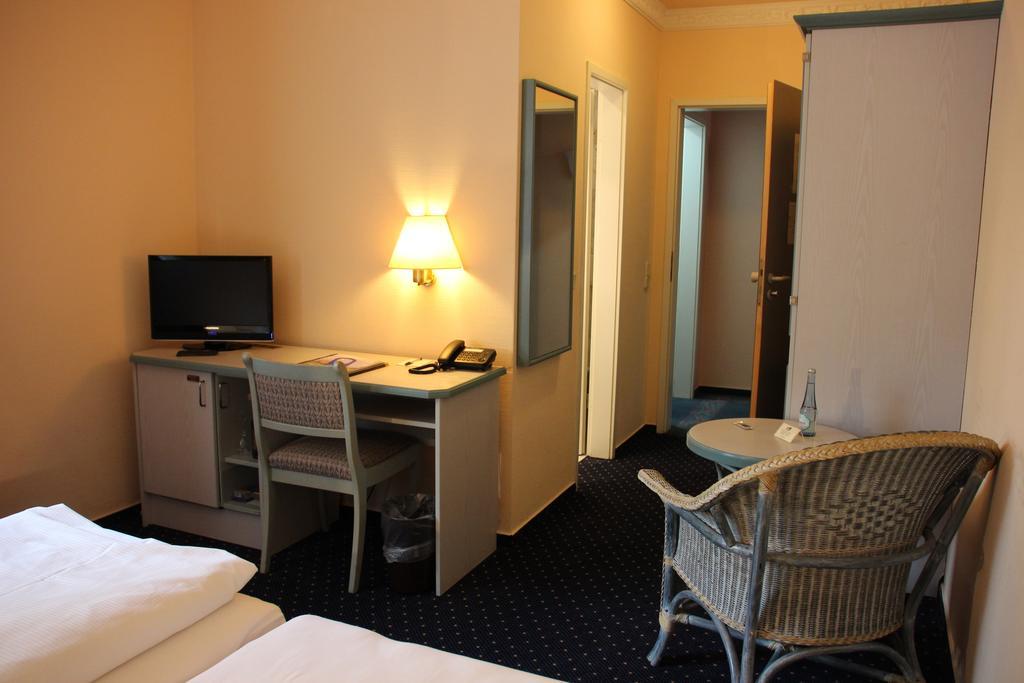 Hotel Nordic Norderstedt Buitenkant foto