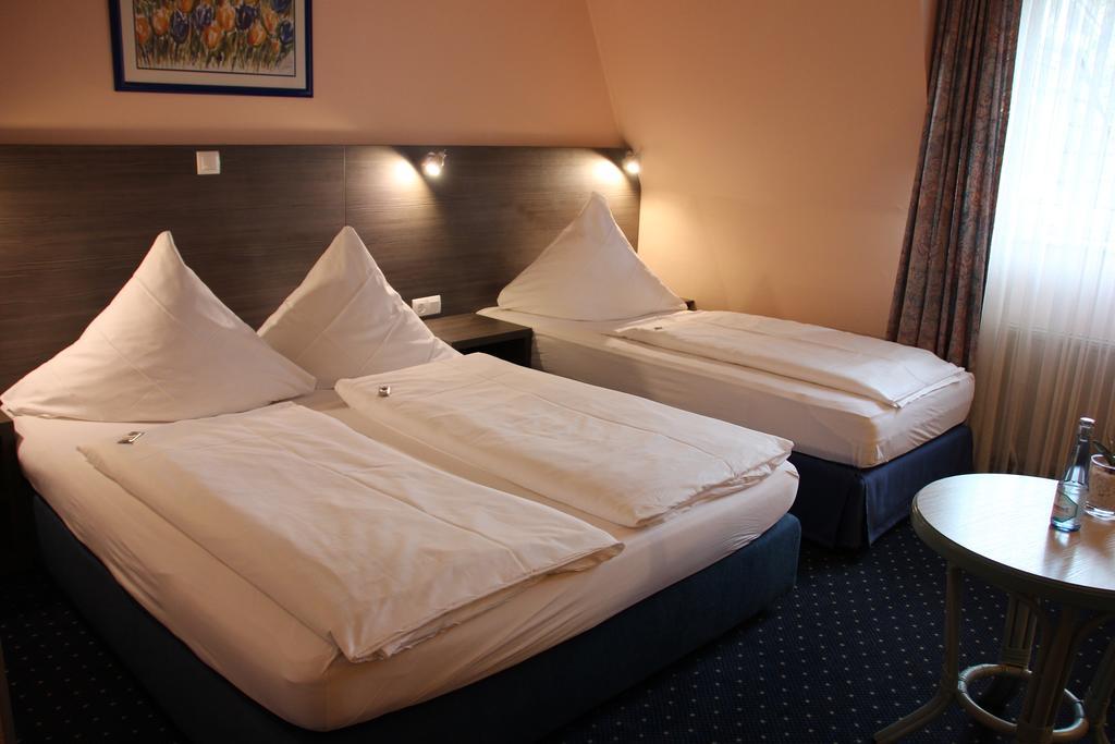 Hotel Nordic Norderstedt Buitenkant foto