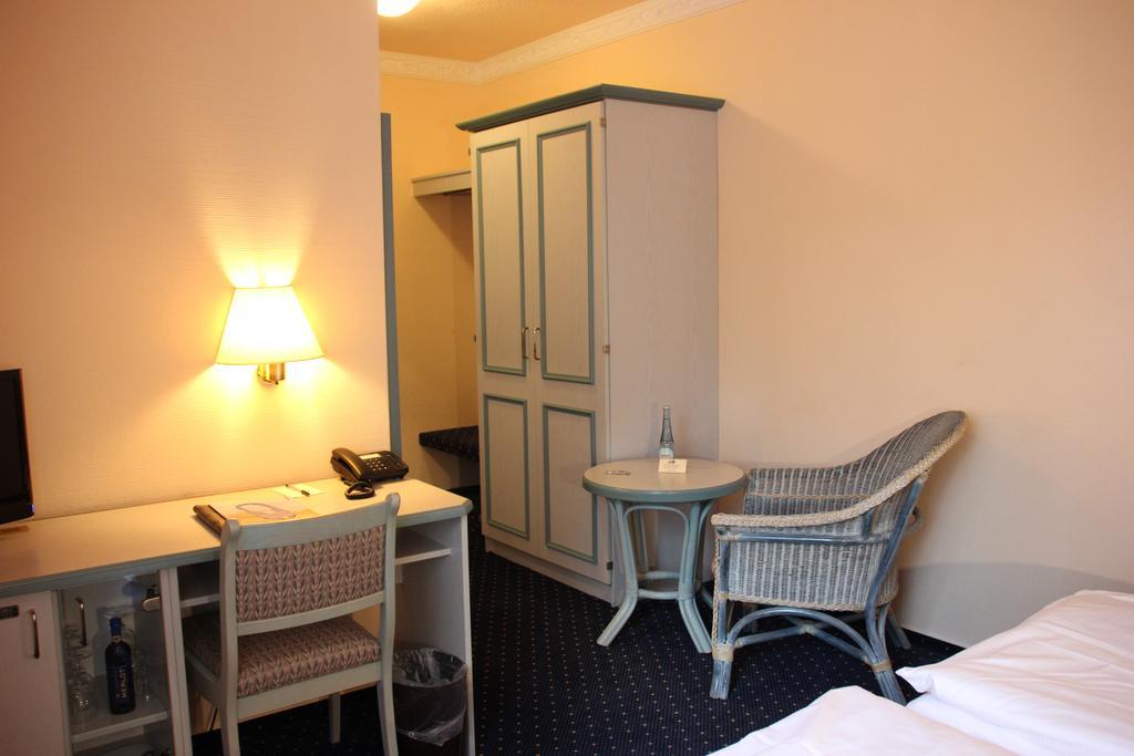 Hotel Nordic Norderstedt Buitenkant foto