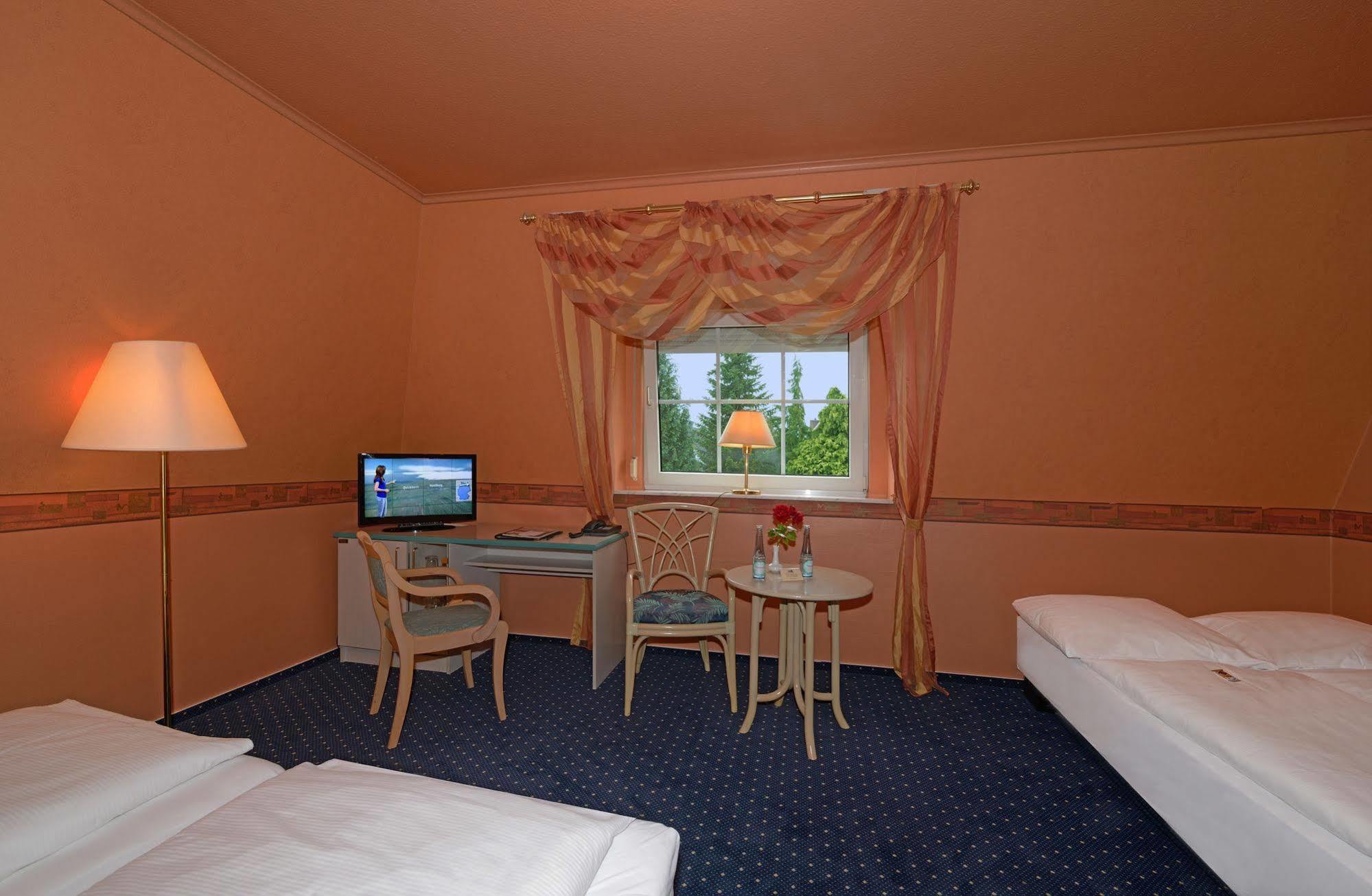 Hotel Nordic Norderstedt Buitenkant foto